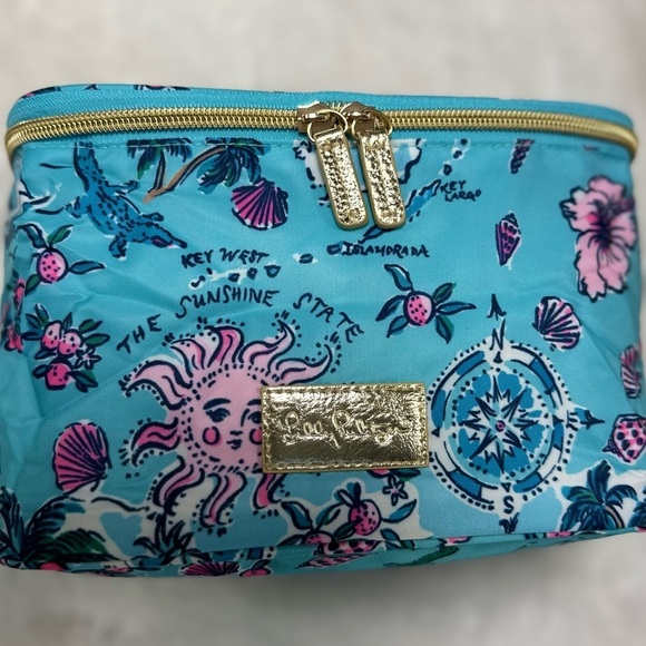 👜Host Pick👜  Lilly Pulitzer Vanity Cosmetic Case Lilly’s Roadtrip - Picture 2 of 8